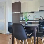 Home of Fame - bilo50mq, self check-in, pulizia professionale, ingresso indipendente, parcheggio gratuito