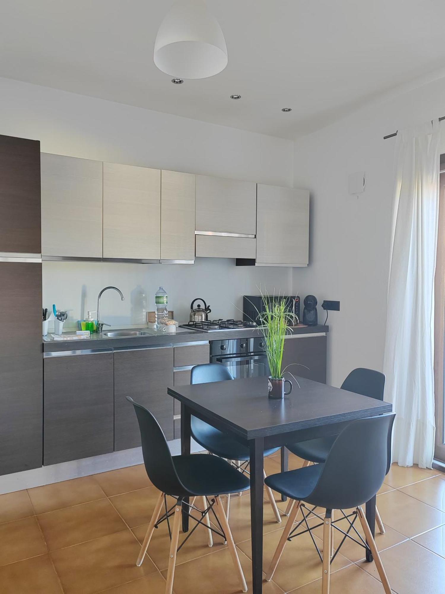 Of Fame - Gallery With Fully Equipped Kitchen, Separate Entrance, Free Parking Appartamento Olbia